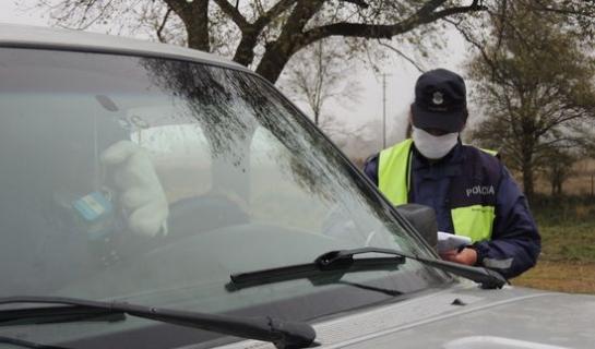 La Madrid: Sorprendieron a dos militares que querían ingresar a la localidad, escondidos en un auto