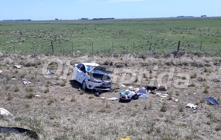 UN MATRIMONIO RESULTÓ HERIDO Y UN PERRO PERDIÓ LA VIDA EN VUELCO EN LA RUTA Nº 51