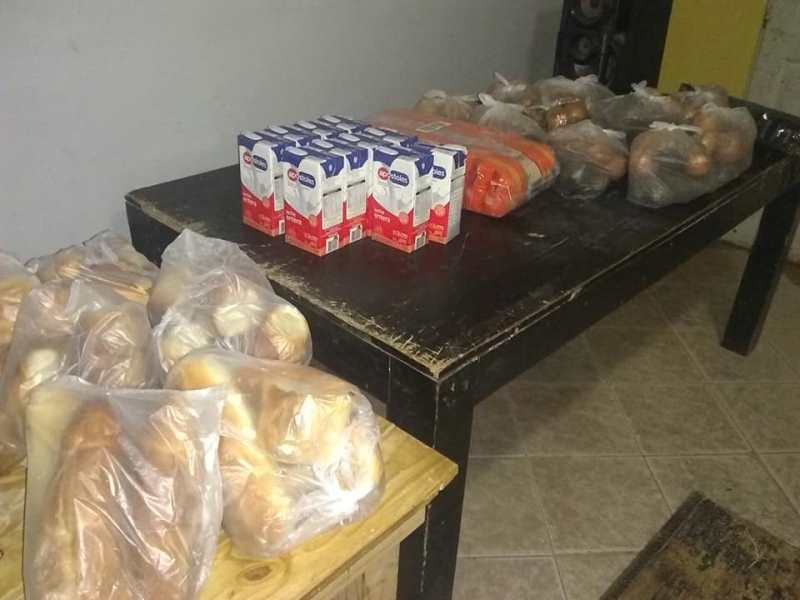 “Rinconcito de Acuarelas” recibió donaciones y distribuye a las familias