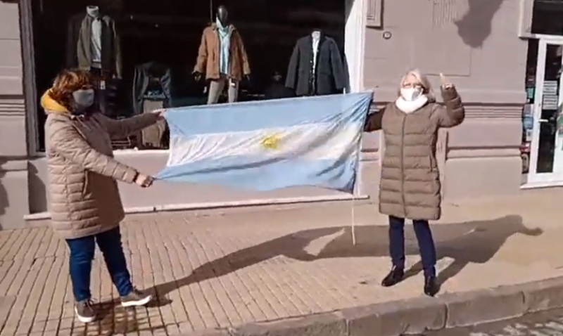 Se celebró el Día de la Independencia con los colores de la bandera Argentina