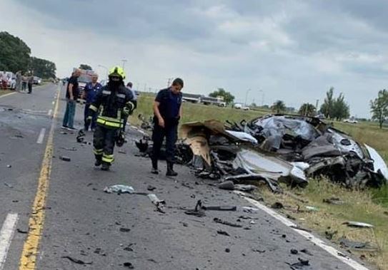 UNA PERSONA FALLECIDA EN TREMENDO ACCIDENTE ENTRE AUTO Y CAMIÓN