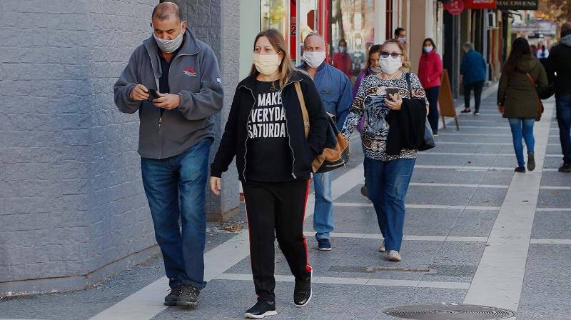 CORONAVIRUS: NUEVO RÉCORD DE INFECTADOS EN ARGENTINA CON 718 CASOS EN ESTE VIERNES