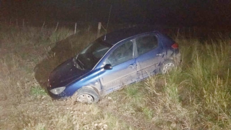 Saldungaray – Los Bomberos acuden al llamado de un vuelco