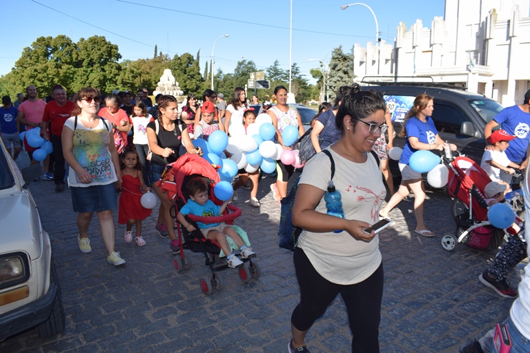 Buena convocatoria en la Bicicaminata por la Educación