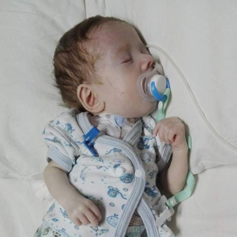 LUCAS VIVAS YA SE ENCUENTRA EN LA HABITACIÓN JUNTO A SU MAMÁ