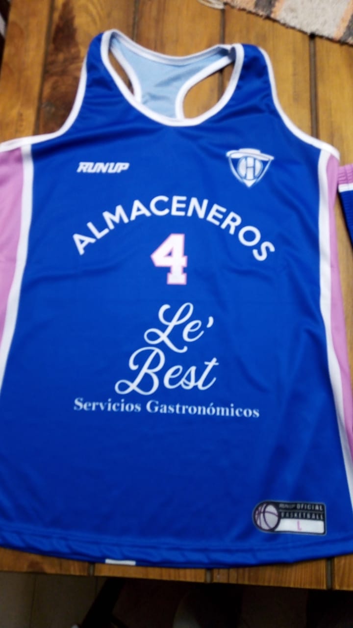 Las chicas se ponen a la moda
