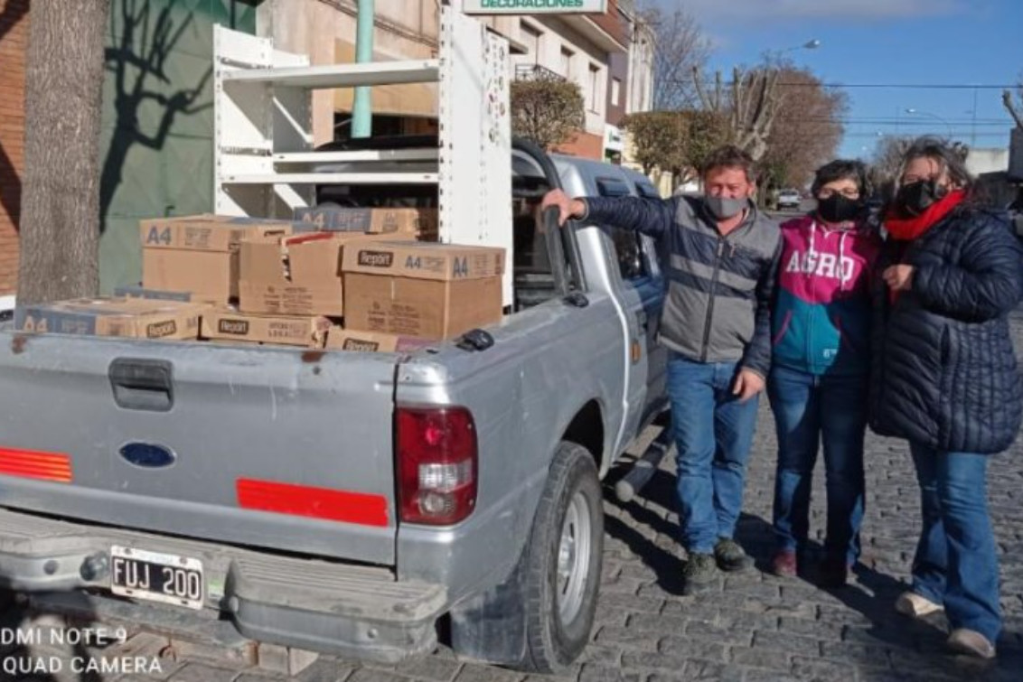 La Biblioteca Infantil de Coronel Suárez realizó importante donación a la Escuela Agrotécnica