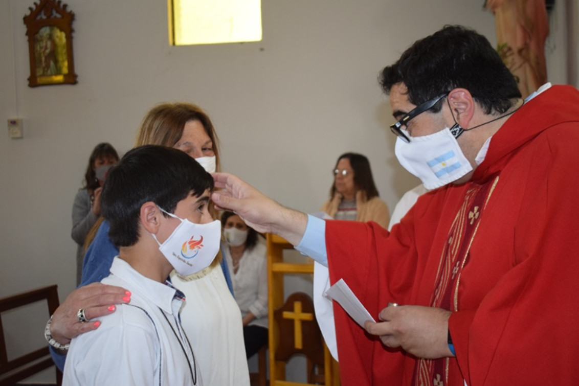 El sábado siguieron las Confirmaciones en la Capilla Santa Lucía