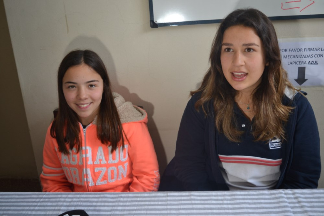 Antonia y Sofía disfrutan de una experiencia única en bilingüismo