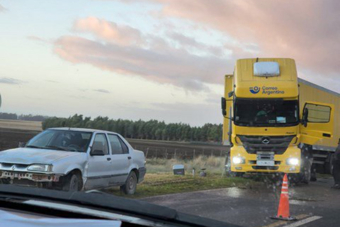 Camión de Correo Argentino bloqueó Ruta 3 por una falla mecánica