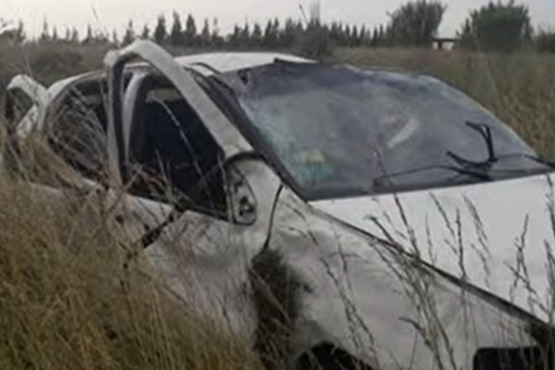 Tragedia en la ruta 2: cinco muertos al volcar un auto