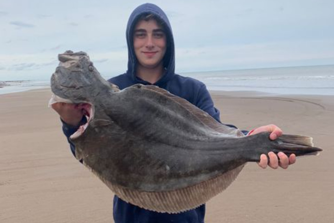 Pesca en Claromecó: un lenguado de 6 kilos en la zona del faro