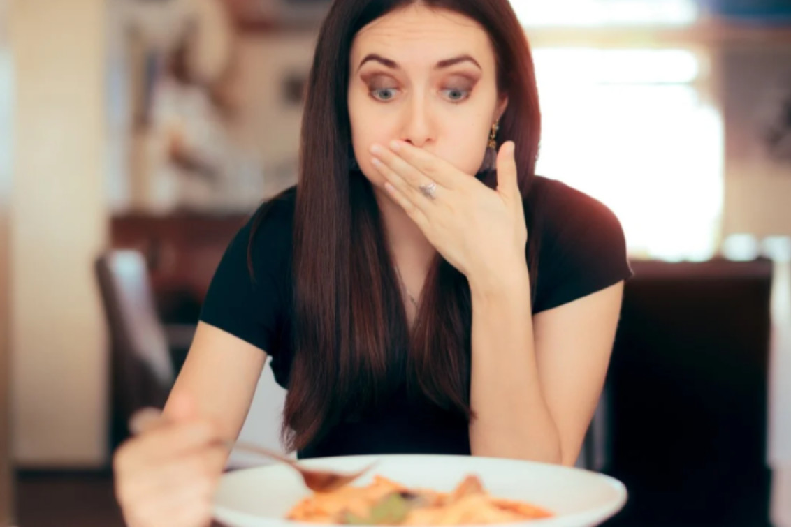 ¿Qué hago después de una comida diferente y/o excesiva?