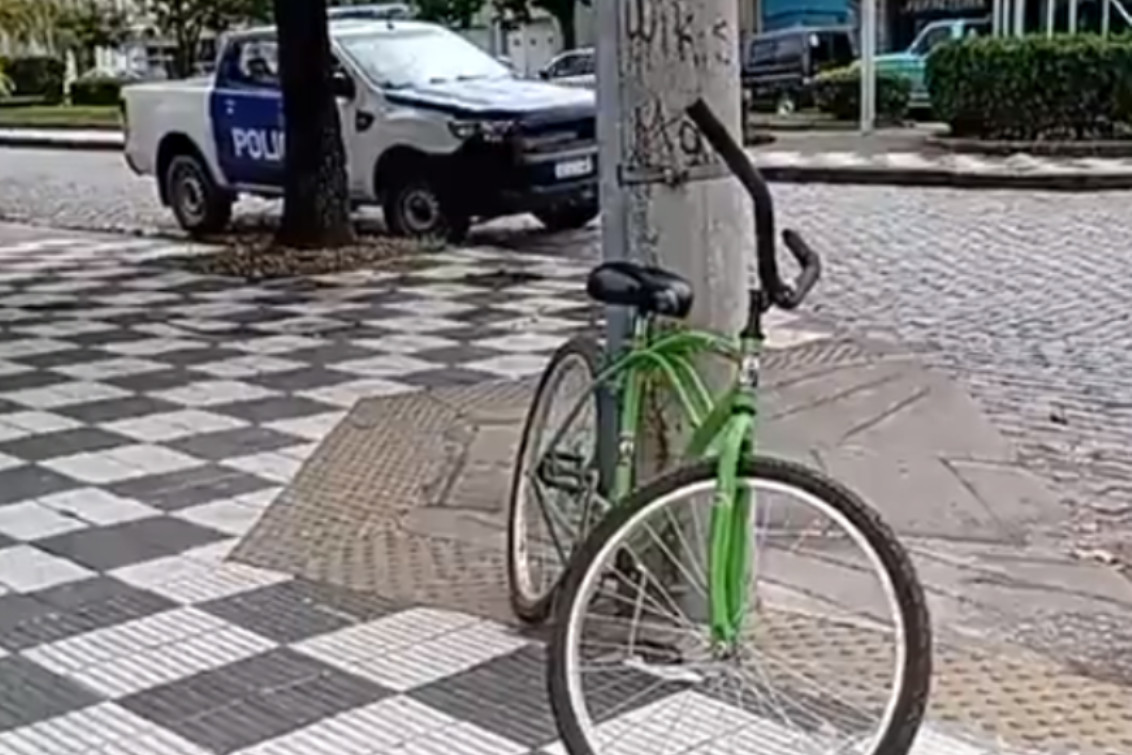 Un ciclista resultó herido, tras colisionar con un auto