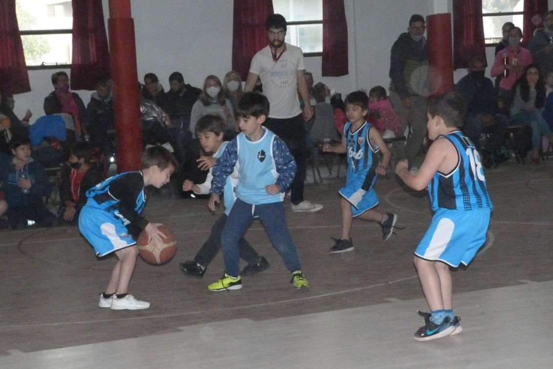Juegan los dos