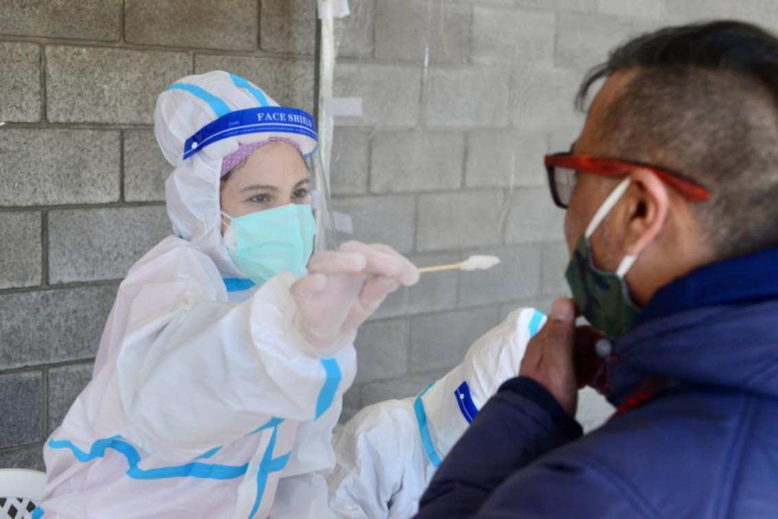 Murieron 3 personas por coronavirus, la cifra más baja desde el inicio de la pandemia