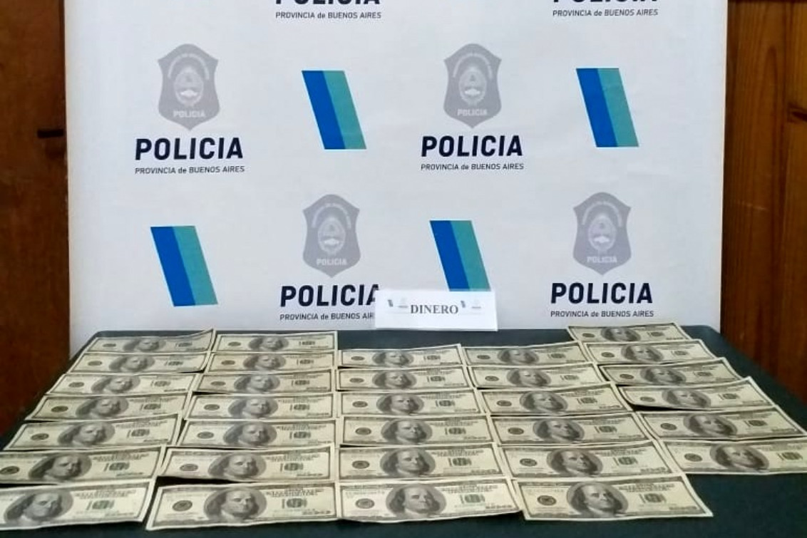 CORONEL SUÁREZ: Lo pararon y le encontraron 3.200 dólares truchos