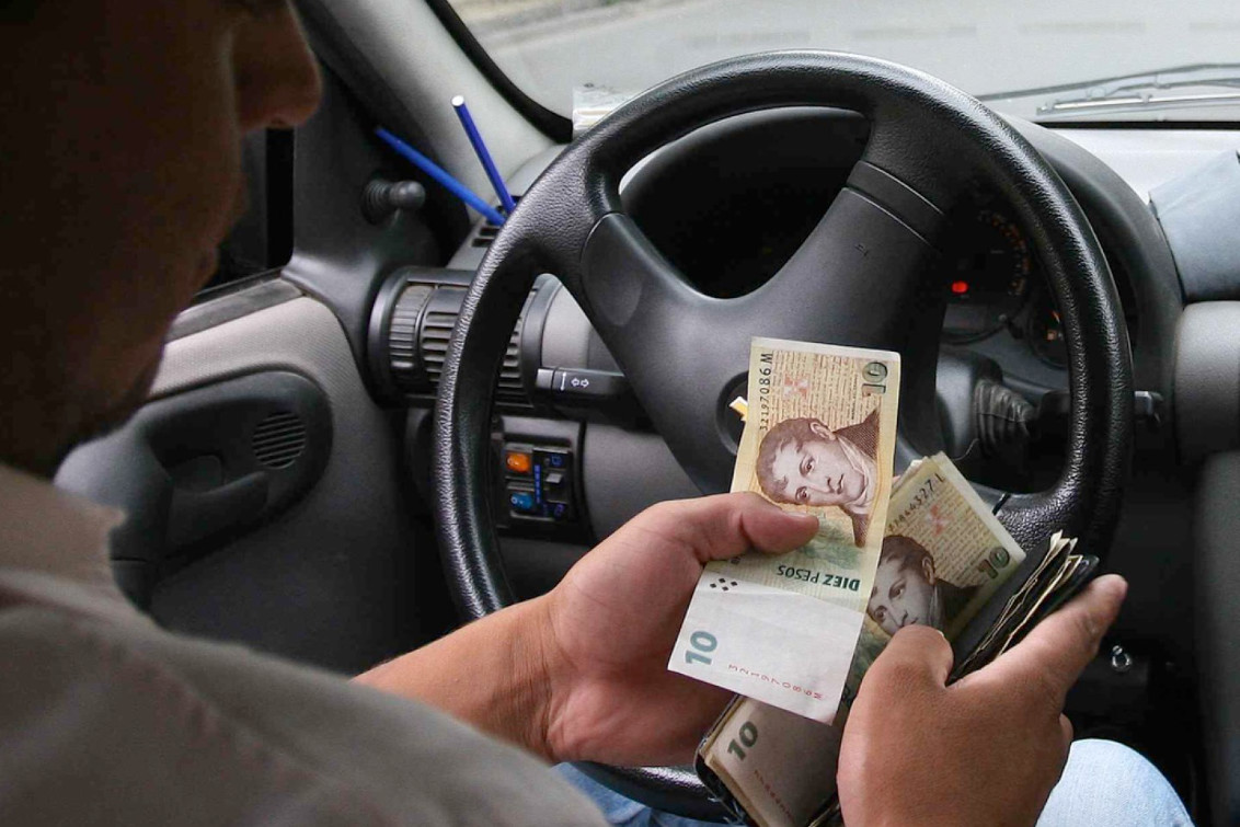 Desde el 1º de diciembre el recorrido mínimo de remis pasará a costar $ 500