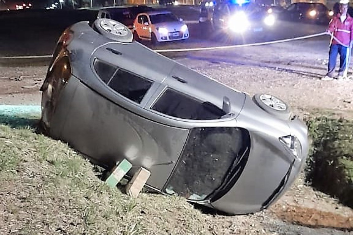 SIERRA DE LA VENTANA: Un vehículo volcó en la Ruta 72