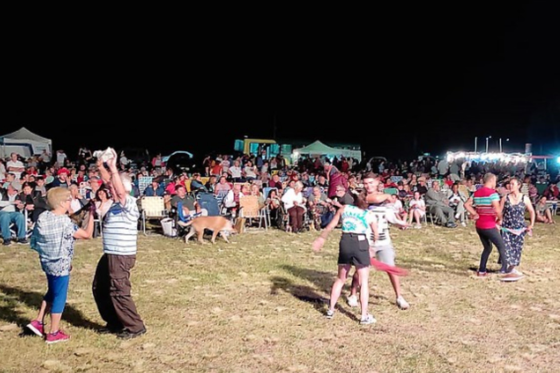 Saldungaray vibró con danzas, espectáculos y humor en su 2° Fiesta de la Tradición