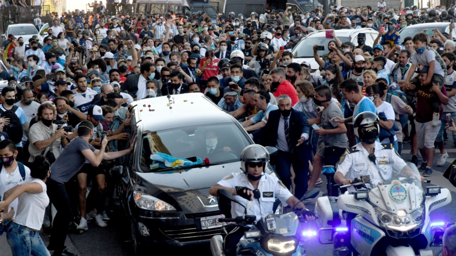 Los restos de Maradona ya están en el cementerio de Bella Vista