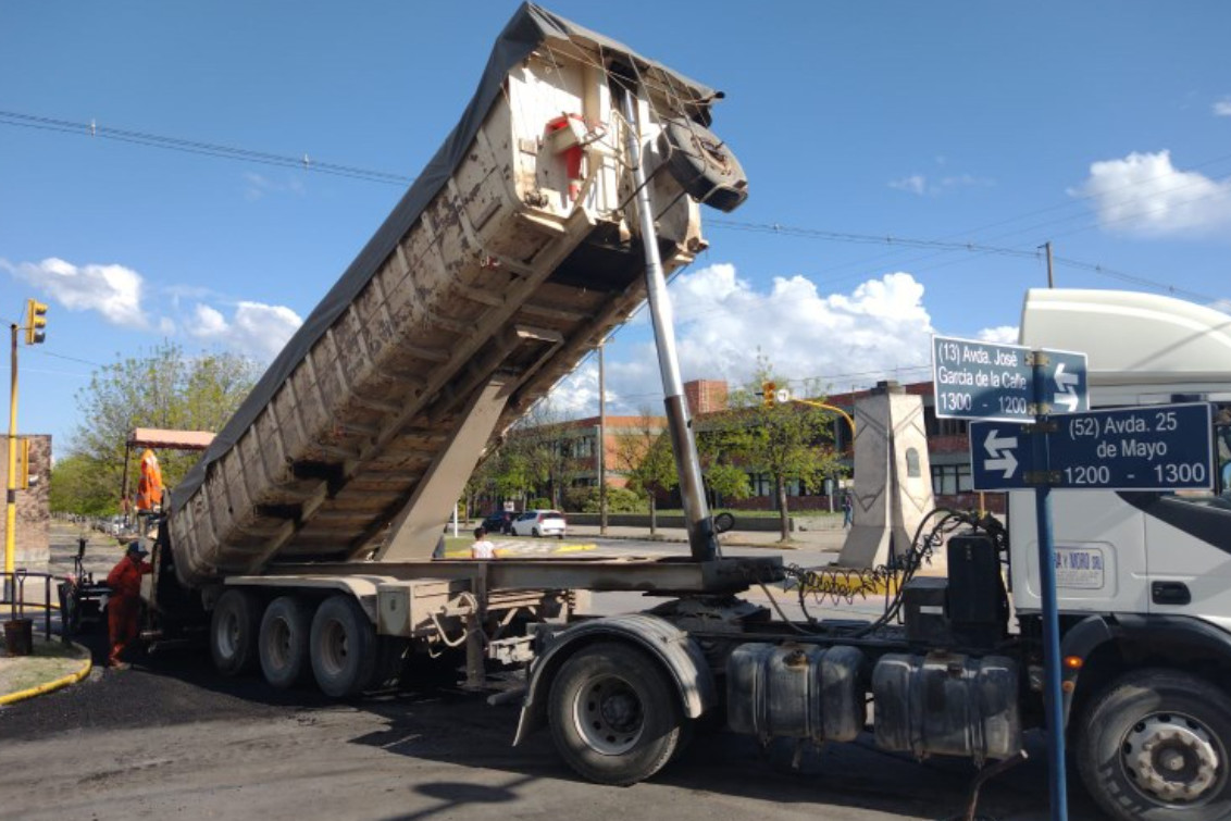Se están asfaltando las bocacalles del Boulevard 13