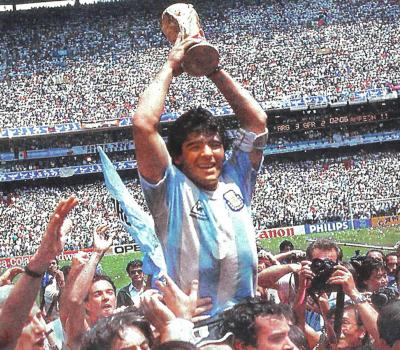 A LOS 60 AÑOS FALLECIÓ DIEGO ARMANDO MARADONA