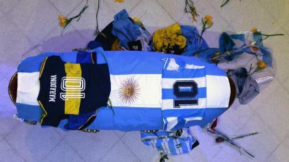 Multitudinaria despedida a Diego Armando Maradona