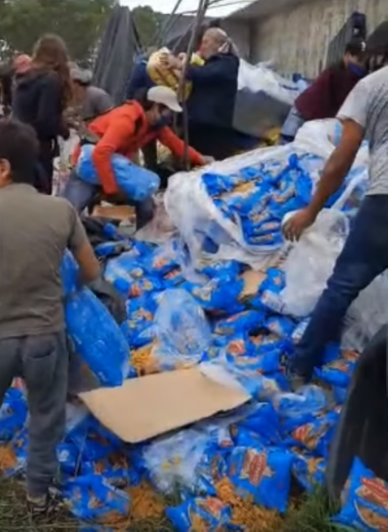 El Municipio investiga la participación de empleados municipales en el saqueo al camión volcado